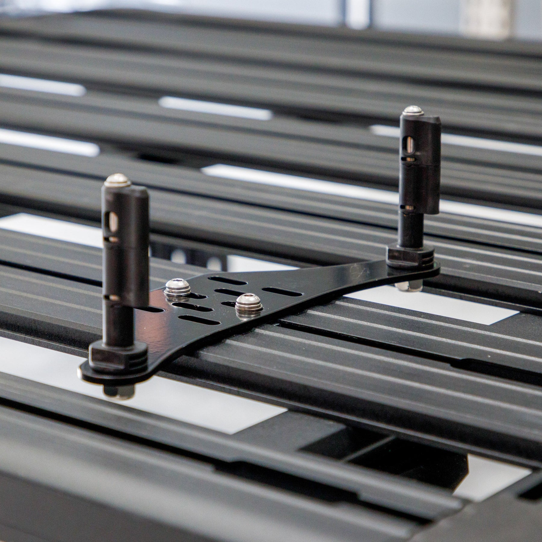 Overland Kitted Flat Rhino Rack Roof Rack Mount For MAXTRAX - Universal fitment with hardware for Rhino Rack Prinsu and Front Runner