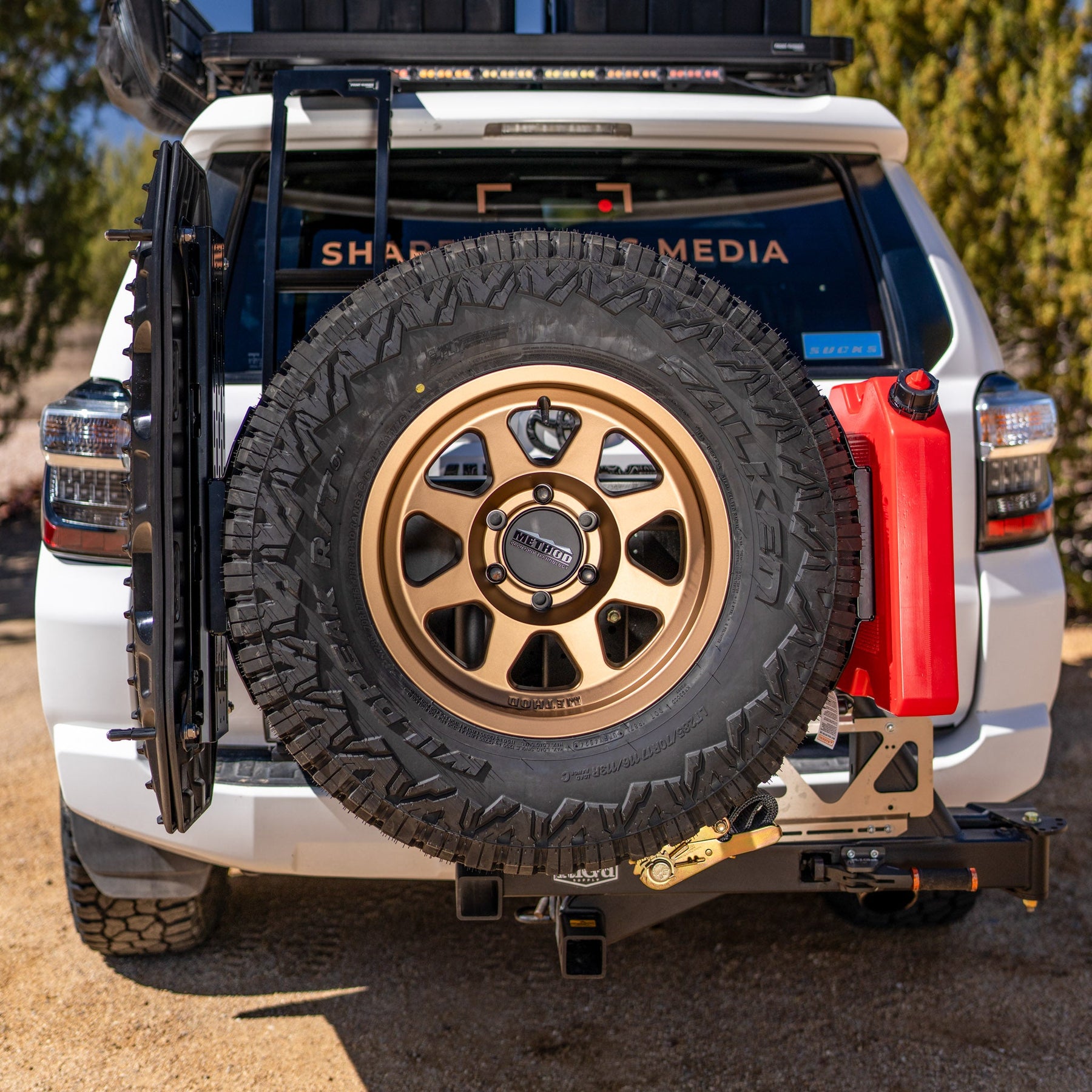 Overland Kitted Spare Tire Mount for MAXTRAX LITE Recovery Boards